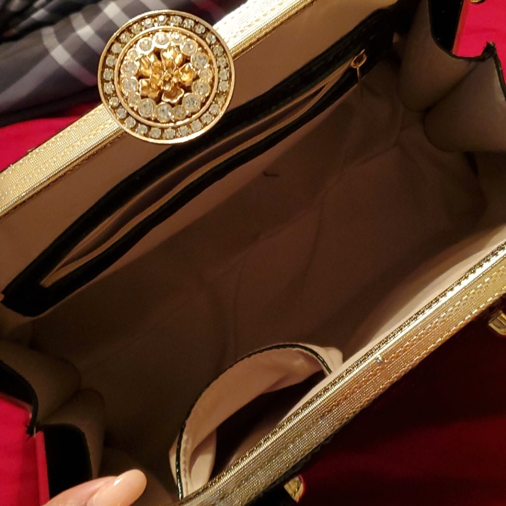 Handbag - Picture 2 of 3